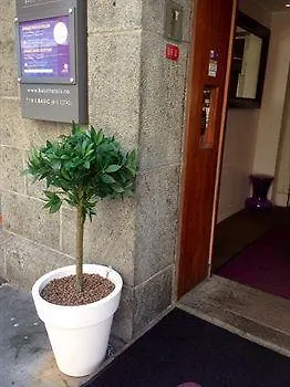Basic Hotel