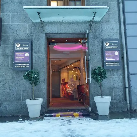 Hotel Basic 2*